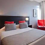 Center Apartment *