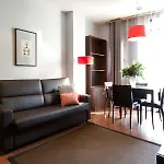 巴塞罗那中心套房酒店 *